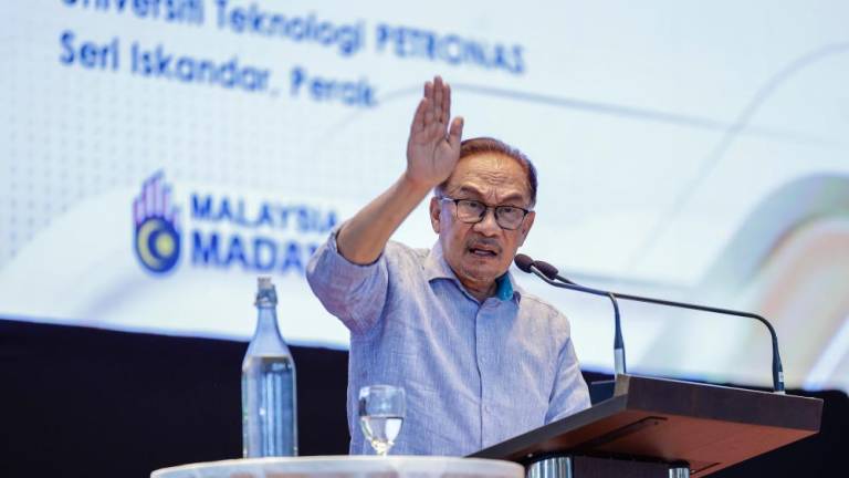 Perdana Menteri, Datuk Seri Anwar Ibrahim ketika berucap pada Majlis Ramah Mesra Madani Bersama Perdana Menteri di Universiti Teknologi Petronas, pada Okt 1 2023. - fotoBERNAMA
