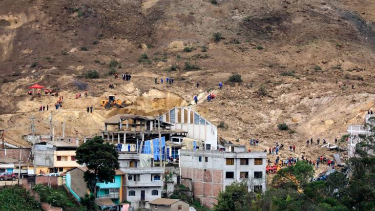 View of the site of a landslide triggered by heavy rains, during rescue operations, in Alausi, Ecuador March 28, 2023/REUTERSPix