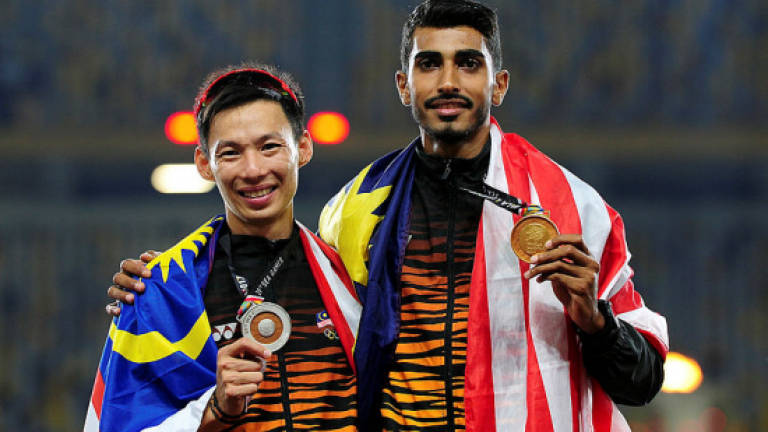 Nauraj, Hup Wei equal SEA Games to record for 1-2 finish