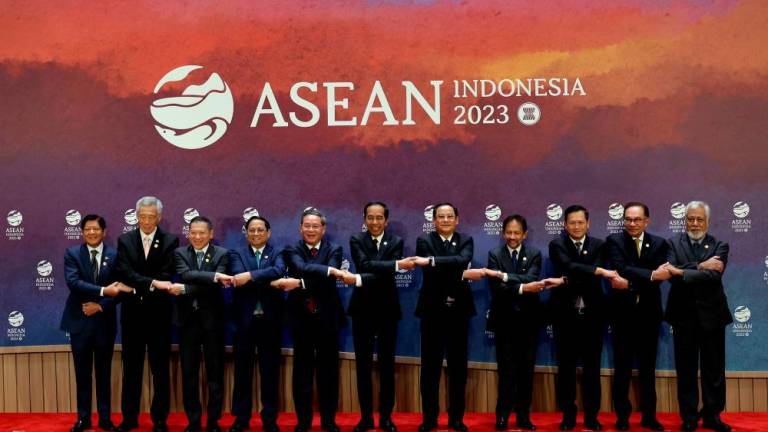 JAKARTA, Sept 6 -- Prime Minister of Malaysia Datuk Seri Anwar Ibrahim (second, right) with leaders of ASEAN member countries pose for a family photo at the 26th ASEAN-CHINA SUMMIT 2023 held in Jakarta, Indonesia. BERNAMAPIX