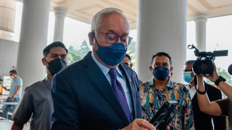 Najib fails to reinstate lawsuit against former banker and AmBank