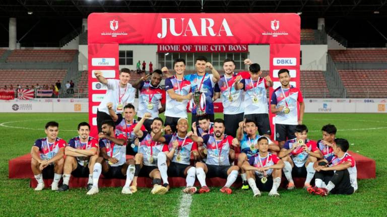 Pemain KL City meraikan kejayaan bersama selepas menjuarai Perlawanan Piala Menteri Wilayah Persekutuan 2023 di antara pasukan Kuala Lumpur City (KL City FC) dengan Perak FC di Stadium Bola Sepak Kuala Lumpur pada Feb 4 2023.  - fotoBERNAMA