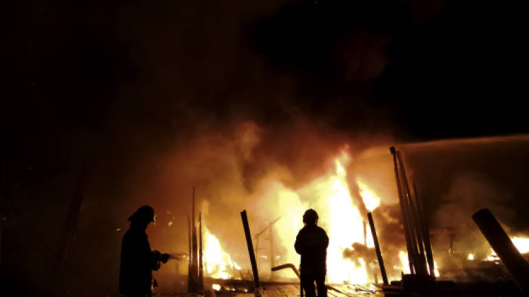 Four fishing boats razed in fire in Kuala Perlis