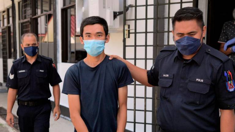 KULAI, May 23 - A restaurant assistant was fined RM2,500 by the Magistrate’s Court today after pleading guilty to treason by removing a decorative statue from a water fountain at a house in Taman Scientex 13, Senai, last May 15. BERNAMAPIX