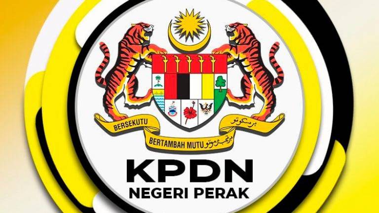 Perak KPDN seizes 1,500 counterfeit items in Parit Buntar
