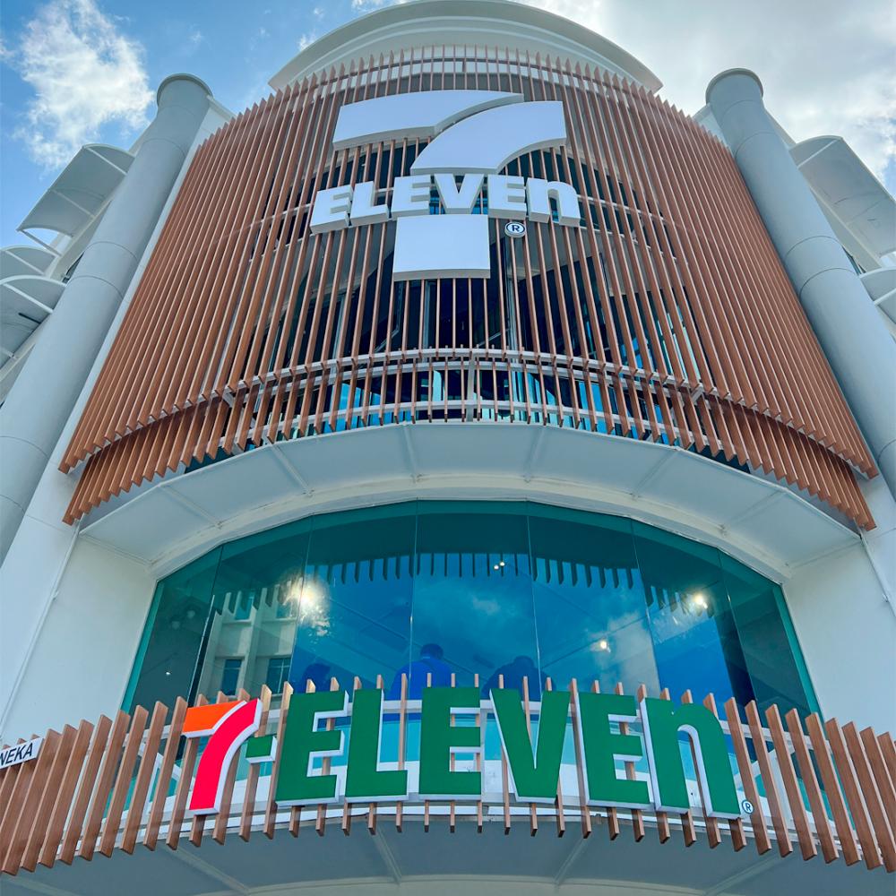 7-Eleven buka 7CAFé, outlet terbesarnya di Puchong