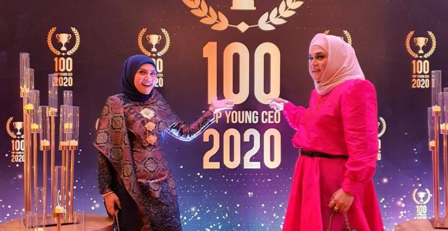 MSU’s entrepreneurs alumnus ... Noorizlea ( left) and Noorizraina Mohd Izham , founder of Sugar Gold Group Sdn. Bhd is recognised as one of Malaysia’s Top Young CEOs