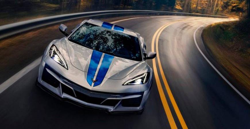 For its 70th birthday, Chevrolet presents its first ever electrified AWD Corvette