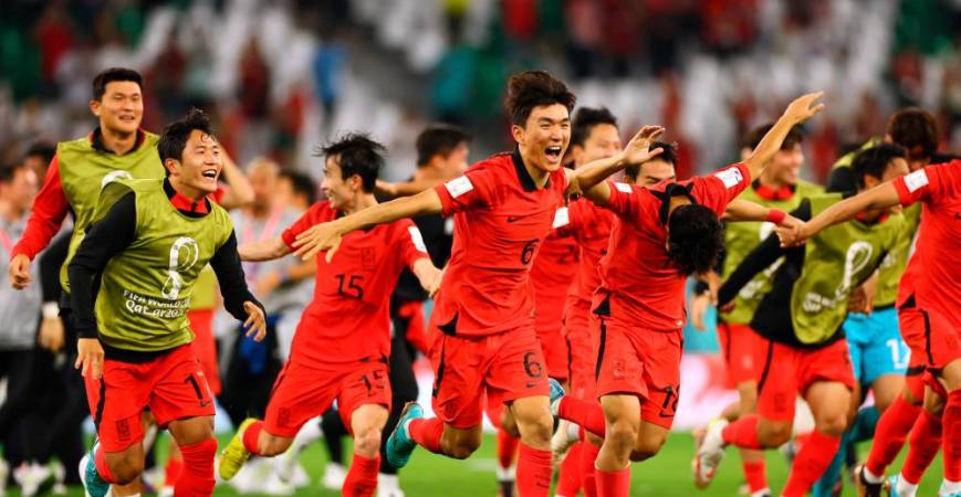 South Korea’s Hwang In-beom celebrates after the match as South Korea qualify for the knockout stages /REUTERSPix