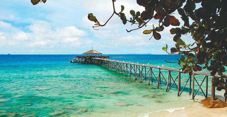 Located in the South China Sea off the east coast of peninsular Malaysia, the Tioman Islands are a perfectly balanced island beach destination in Malaysia. – 123RF