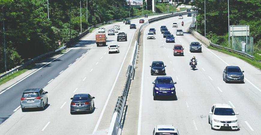 Noticeably less traffic on the highways during MCO 2.0. MARC expects another round of fiscal stimulus this year. – BERNAMAPIX