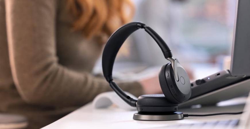 Jabra has launched a new range of headset and conference speakers for the hybrid workplace.