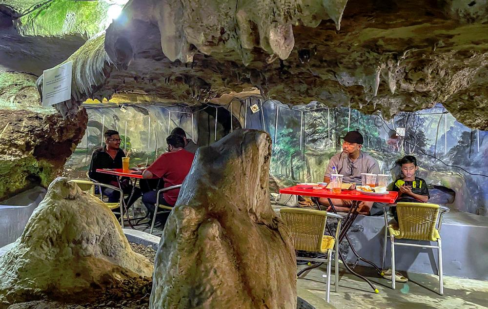CAVE DINING