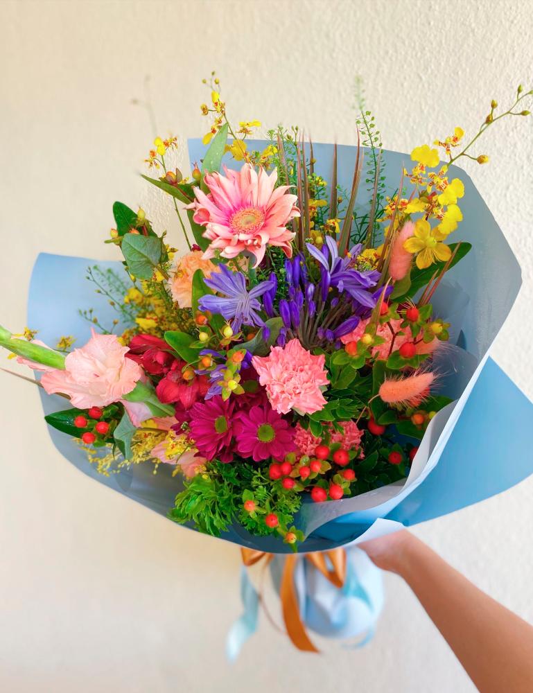 $!Vibrant and bright colours for Summer themed flowers. – MAY IN DECEMBER