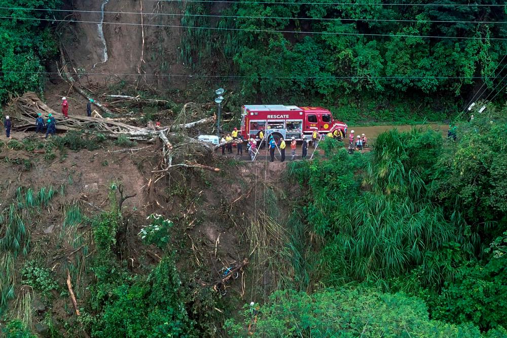 Bus crashes in Costa Rica, nine dead and 55 rescued