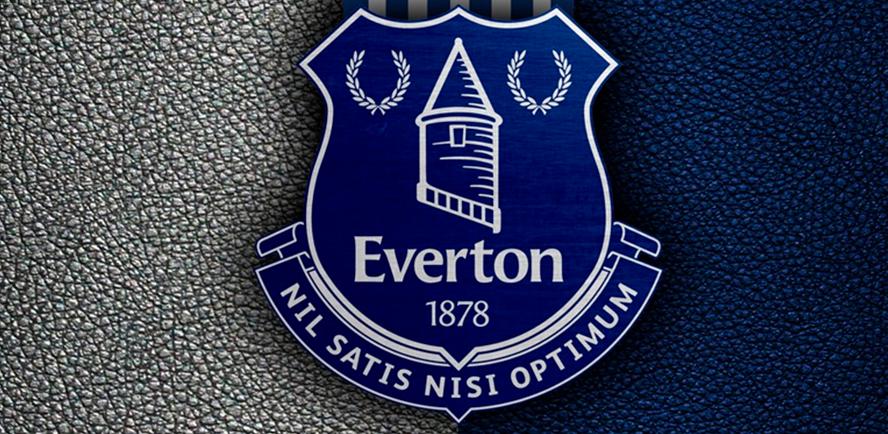 Benitez urges Everton fans to back team in derby