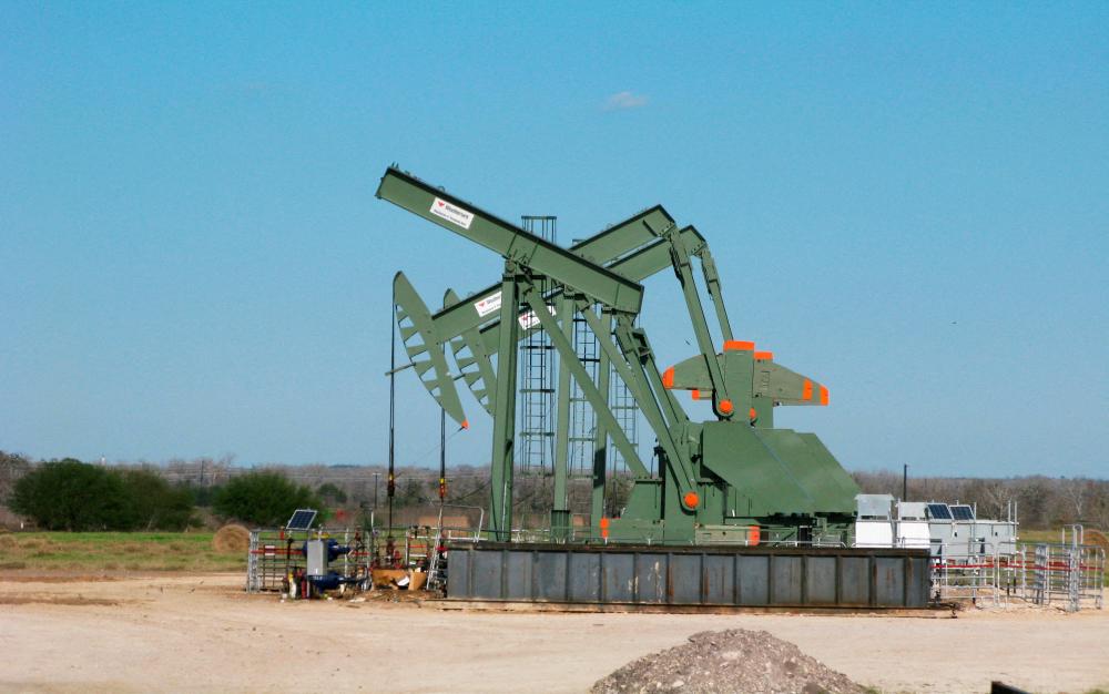 A pump jack stands idle in Dewitt County, Texas. – Reuterspic