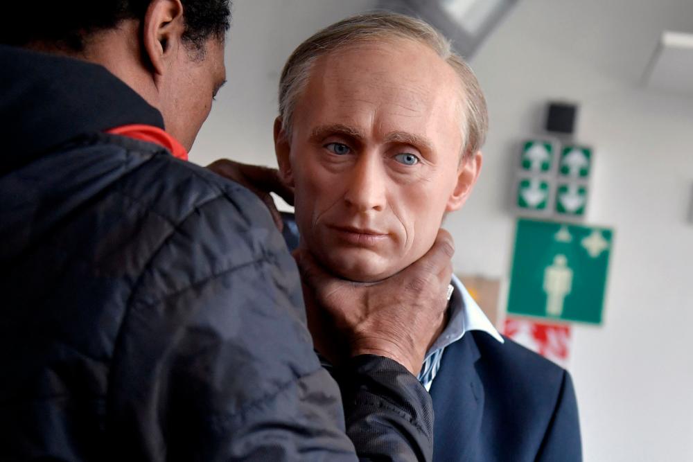 Paris wax museum banishes Putin statue