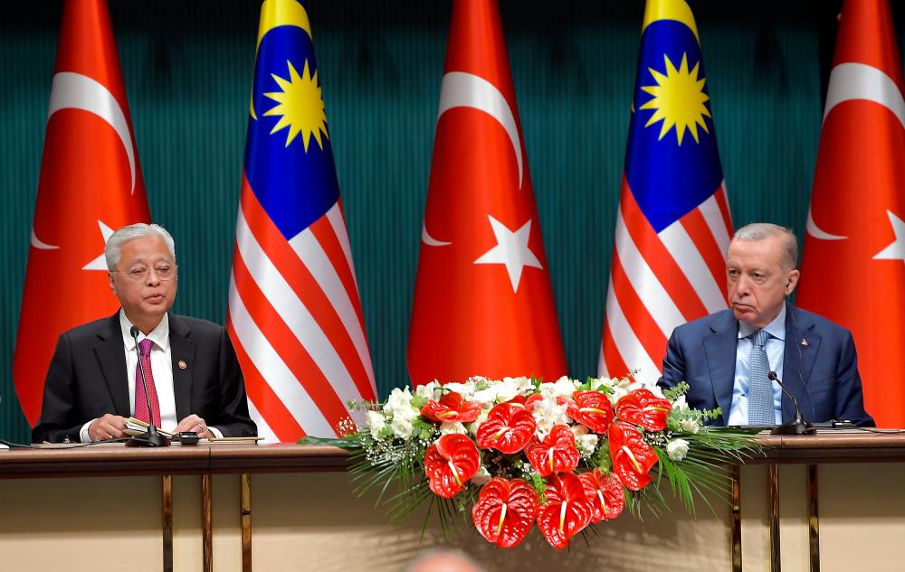 Malaysian Prime Minister Datuk Seri Ismail Sabri Yaakob with Turkish President Recep Tayyip Erdogan during a press conference at the Presidential Complex today. BERNAMApix