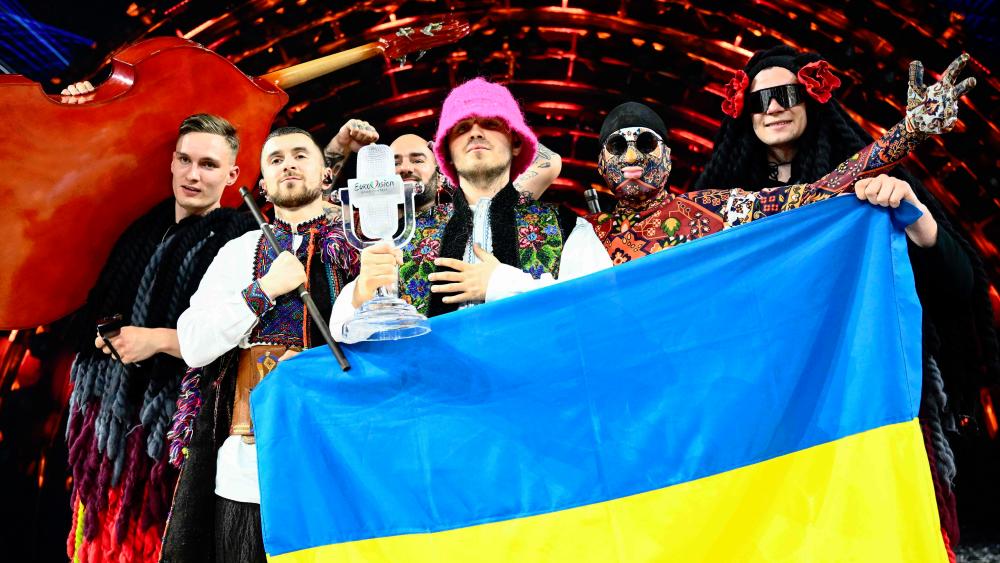 Members of the band “Kalush Orchestra” pose onstage with the winner’s trophy and Ukraine’s flags after winning on behalf of Ukraine the Eurovision Song contest 2022 on May 14, 2022 at the Pala Alpitour venue in Turin. - AFPpix