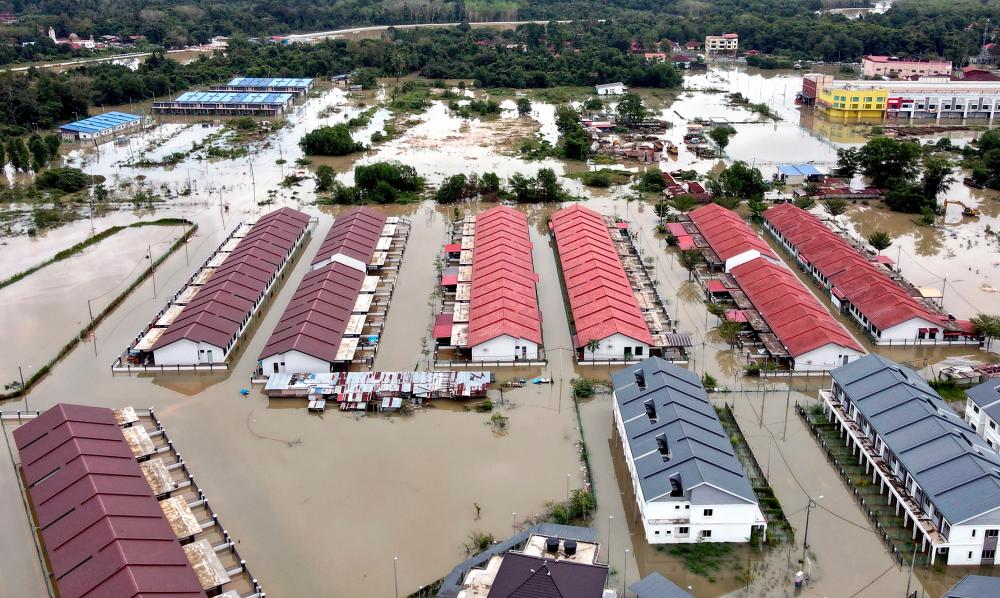 PASIR MAS, 28 Feb -- Keadaan banjir di Taman Perumahan Prima, Lubuk Jong. fotoBERNAMA