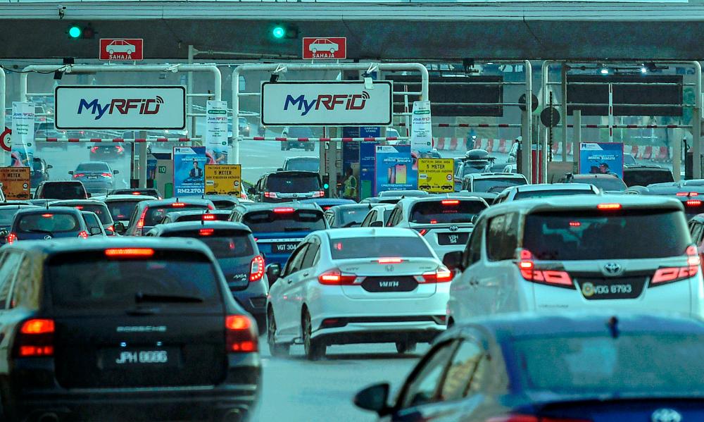 PLUS said it was committed to reinstating SmartTag lanes, enhancing system performance, and deploying on-the-ground personnel at toll plazas as measures to improve its highway customer experience. BERNAMApix