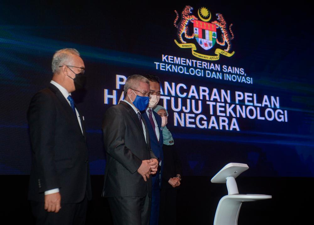 KUALA LUMPUR, 9 August -- Science, Technology and Innovation Minister Datuk Seri Dr Adham Baba (second, left) launched the National Technology Roadmap at a hotel today. BERNAMAPIX