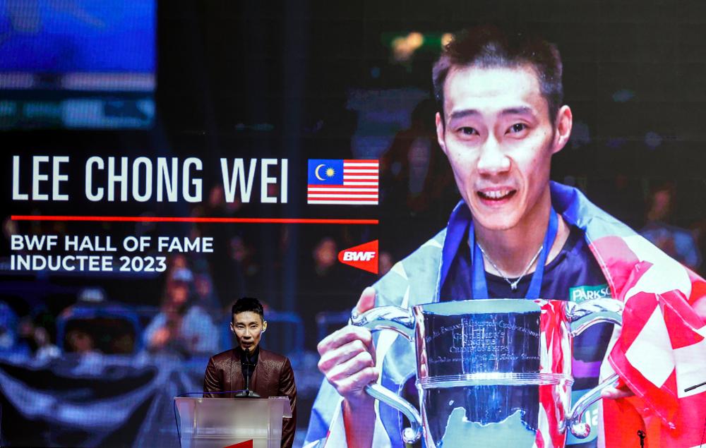 KUALA LUMPUR, 26 May -- Former national badminton player Datuk Dr Lee Chong Wei speaking after receiving the ‘BWF Hall Of Fame 2023’ award at the Kuala Lumpur Convention Center today. BERNAMAPIX