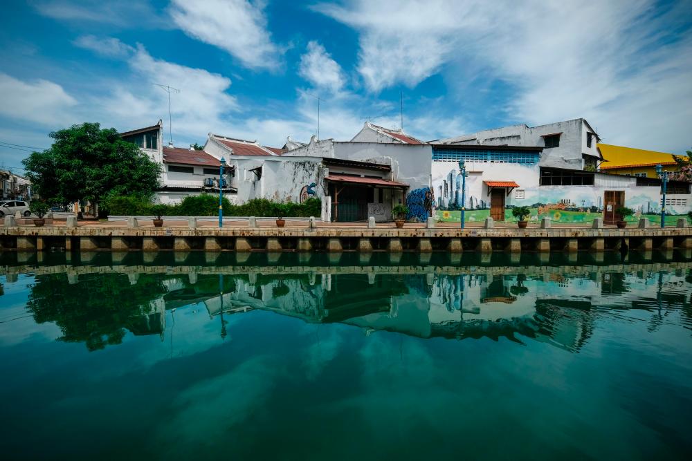 The Sungai Malacca waters are serenity personified as five weeks of movement control order appeared to have brought calm, and restored cleanliness, aided by the absence of boats which ploughs this route with tourists onboard. — Bernama