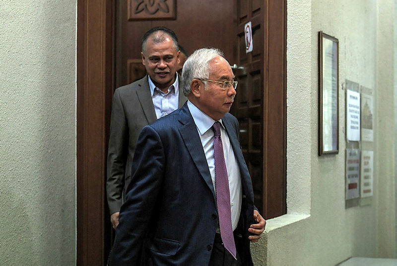 Najib at the Kuala Lumpur Court Complex today. — Bernama