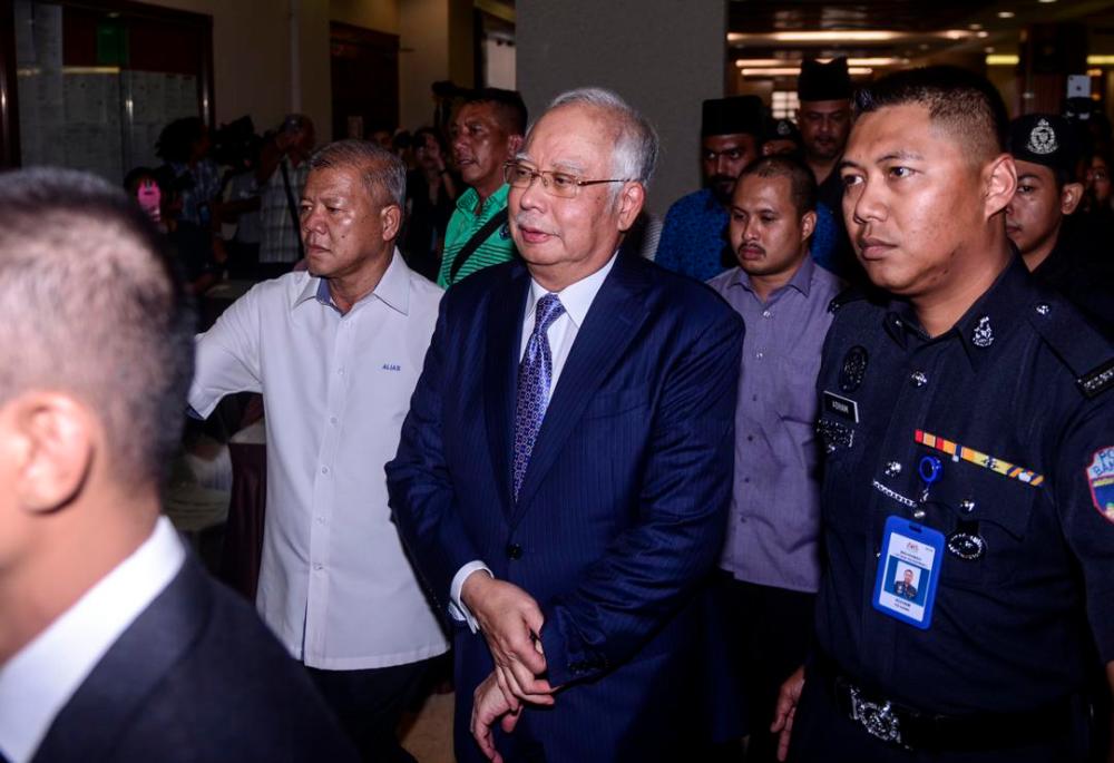 Najib arrives for trial