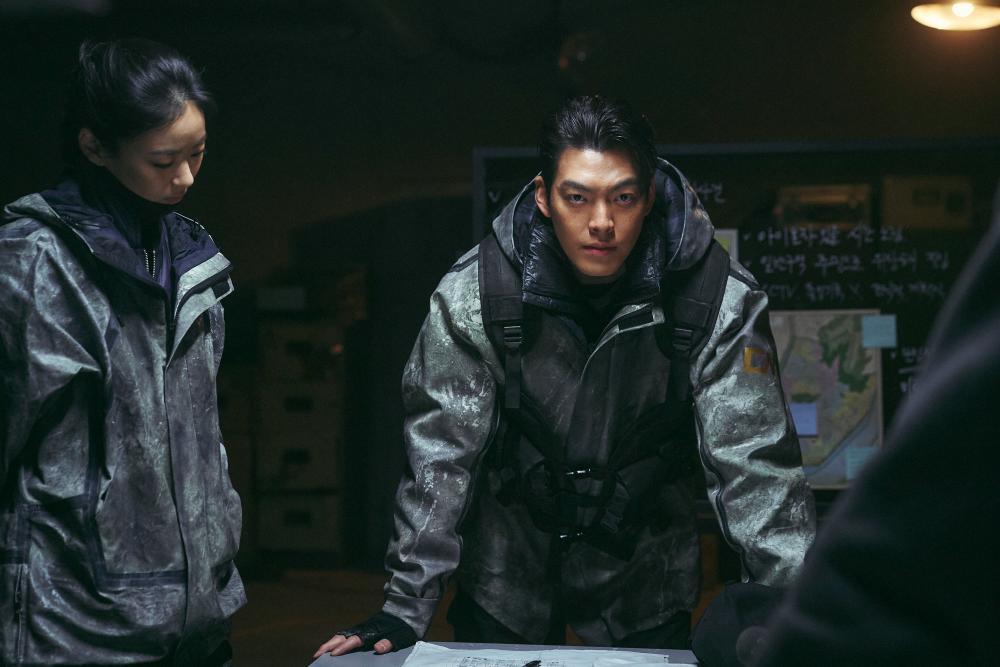 $!Kim Woo-bin stars as a refugee turned delivery driver in Black Knight.