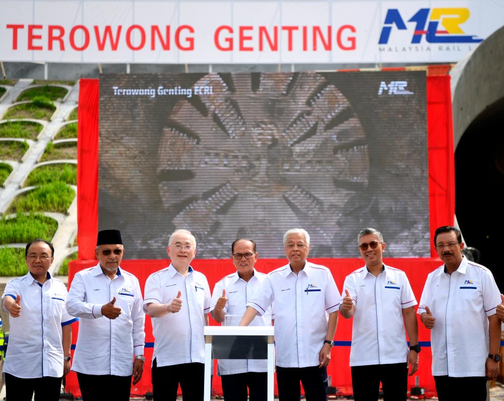 BENTONG, June 23 - Prime Minister Datuk Seri Ismail Sabri Yaakob (third, right) at the inauguration gimmick of the Genting East Coast Rail Link (ECRL) Tunnel Construction Commencement in Bukit Tinggi today. BERNAMAPIX
