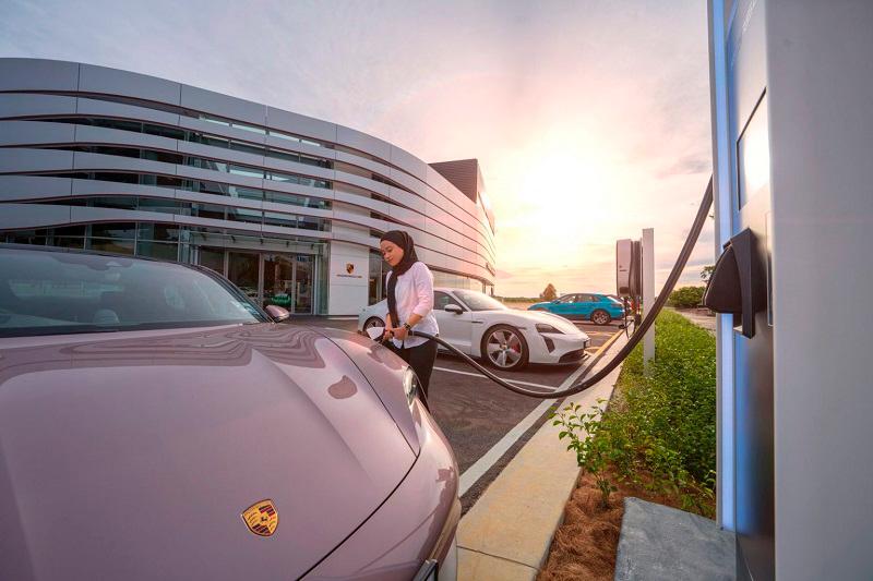 $!Porsche Centre Johor Bahru Officially Opened With First Classic Partner Centre In Malaysia