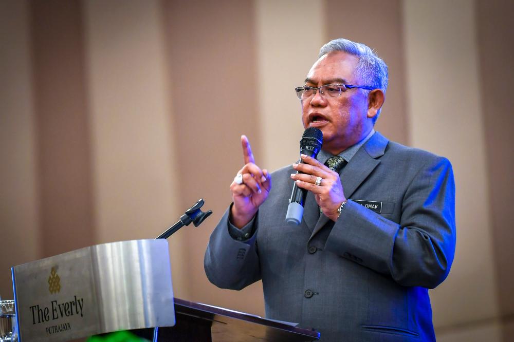 Only micro entrepreneurs exempted from minimum wage implementation: Noh Omar