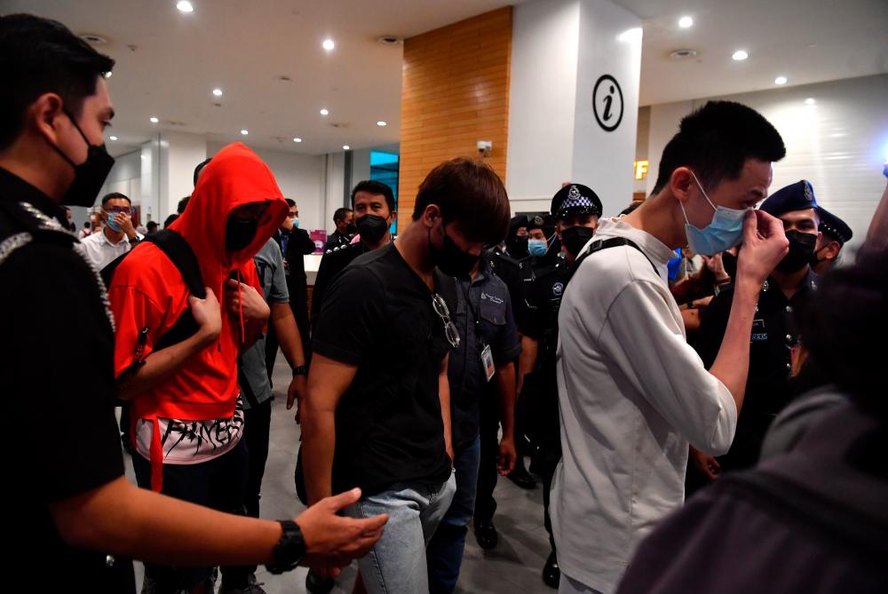SEPANG, Sept 9 -- 24 Malaysians were successfully brought home today by Foreign Minister Datuk Seri Saifuddin Abdullah from Phnom Penh, Cambodia who were victims of job offer scams when they arrived at the Kuala Lumpur International Airport 2 (KLIA 2) International Arrivals Hall. today. BERNAMAPIX