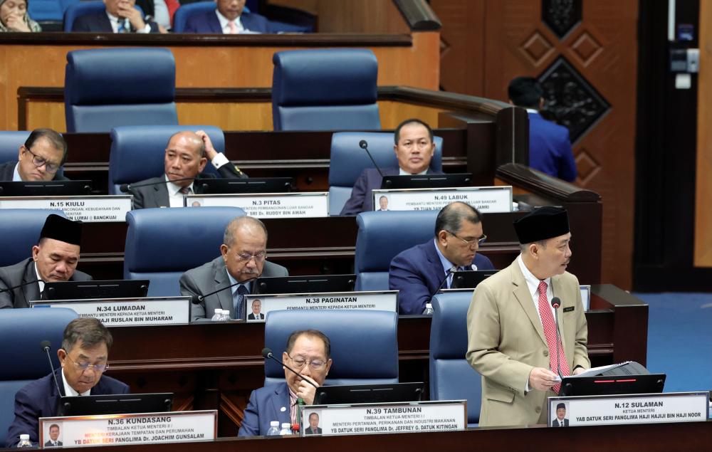 KOTA KINABALU, 25 Mei -- Ketua Menteri Sabah Datuk Seri Hajiji Noor ketika membentangkan Rang Undang-Undang Anti Lompat Parti di Dewan Undangan Negeri Sabah hari ini. fotoBERNAMA