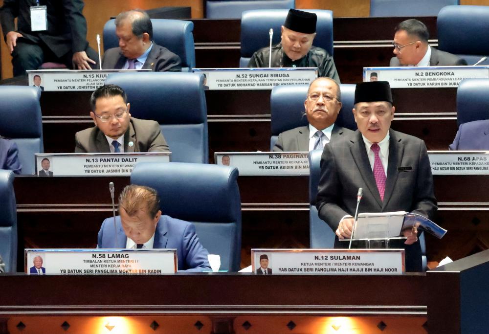 KOTA KINABALU, Nov 25 -- Sabah Chief Minister Datuk Hajiji Noor when presenting the 2023 Sabah state budget at the State Legislative Building (DUN) Teluk Likas today. BERNAMAPIX
