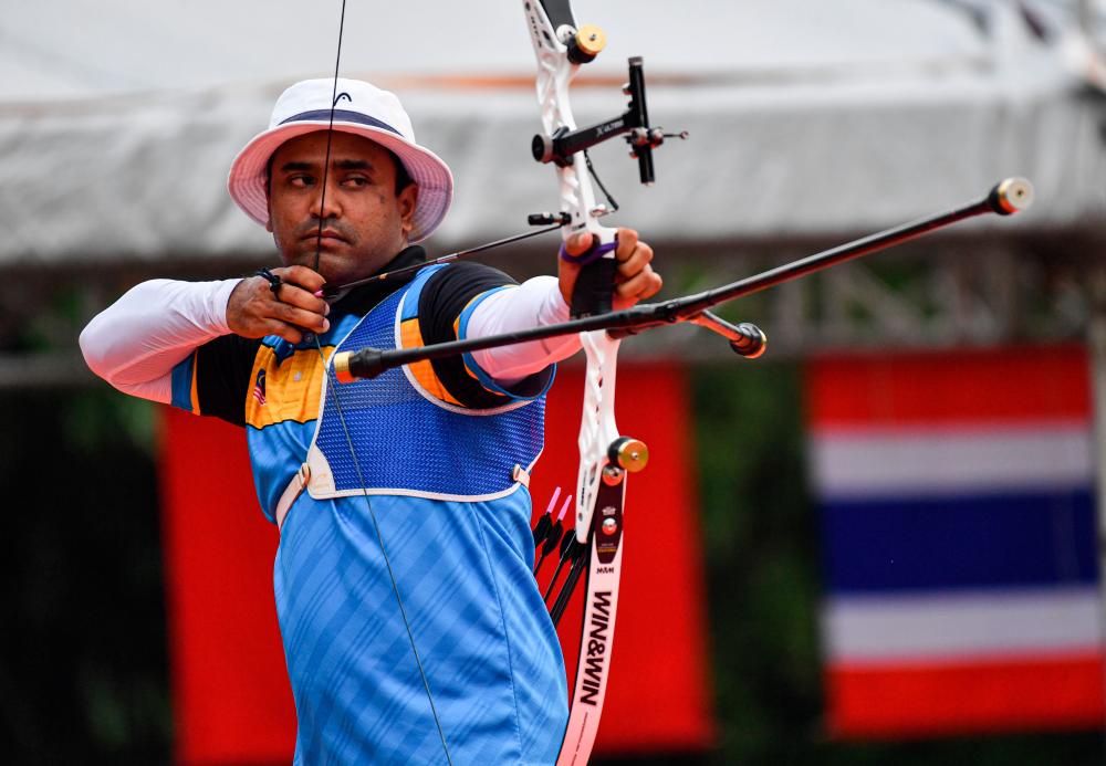 HANOI, May 18 -- National archer Khairul Anuar Mohamad competed in the men’s individual recurve event at the 31st SEA Games at the National Sports Training Center, Hanoi today. BERNAMAPIX