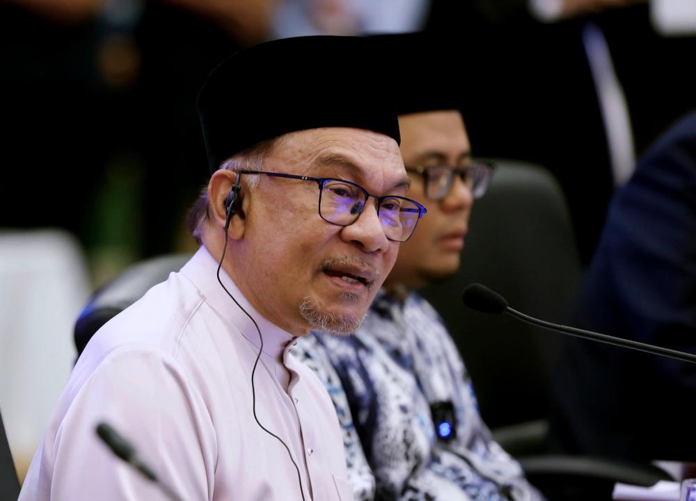 SHAH ALAM, 25 Mei -- Perdana Menteri Datuk Seri Anwar Ibrahim berucap pada Majlis Muzakarah dan Umara sempena Festival Turath Islami Selangor 2023, hari ini. fotoBERNAMA