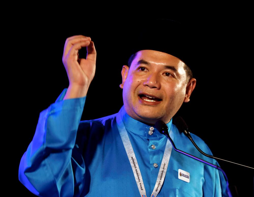 SHAH ALAM, 18 Mac -- Timbalan Presiden Parti Keadilan Rakyat (PKR) yang juga Menteri Ekonomi Mohd Rafizi Ramli menyampaikan ucapan penggulungan Kongres Nasional Khas 2023 di Stadium Malawati hari ini. fotoBERNAMA