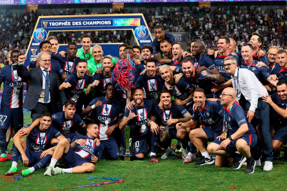 Paris Saint-Germain team players celebrate winning the French Champions’ Trophy (Trophee des Champions) final football match, Paris Saint-Germain versus FC Nantes, in the at the Bloomfield Stadium, in Tel Aviv on July 31, 2022. AFPPIX