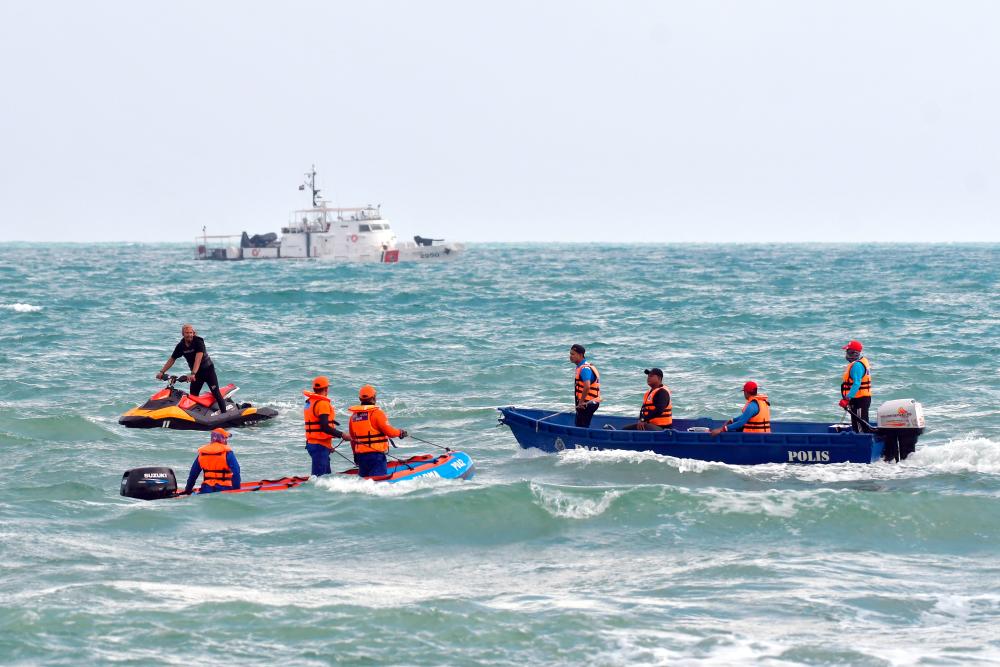 Tragedi empat pelajar politeknik di Pantai Teluk Bidara: Mayat pertama ditemukan
