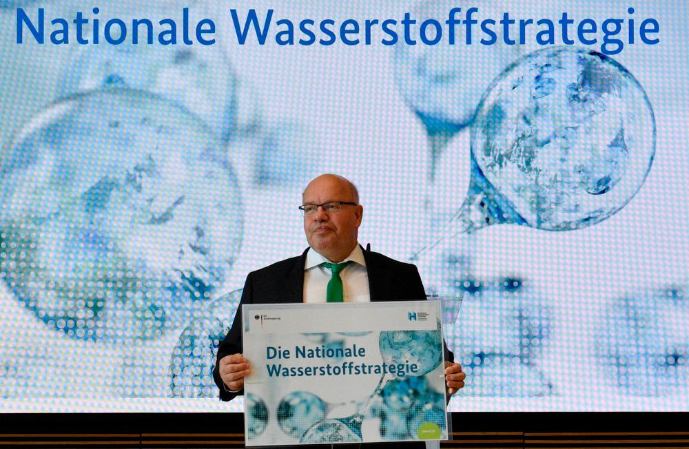Altmaier at a news conference to present the German government’s hydrogen strategy in Berlin in June 2020. – REUTERSPIX