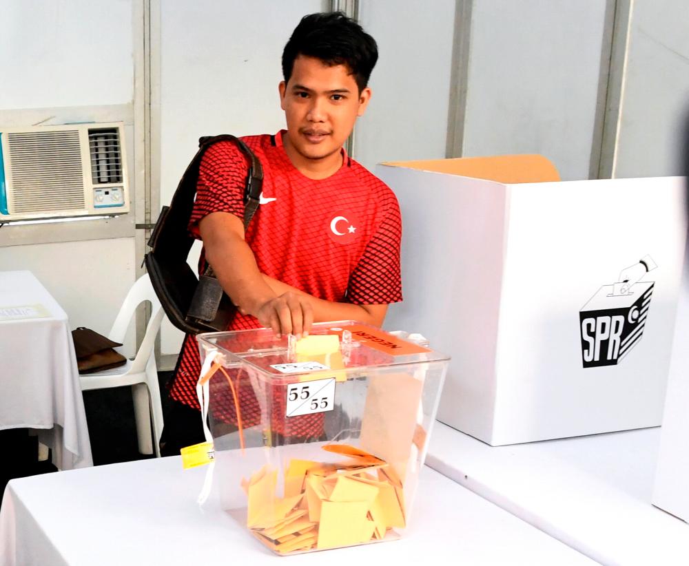 With the implementation of Undi18, which will potentially add 5.8 million new voters to the electoral rolls, all eyes will be on their impact in the next general election. – Bernamapix