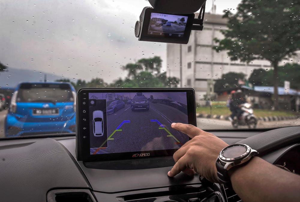 Thanks to dashboard cameras, the shenanigans of some badly behaved Malaysians and their bizarre behaviour sometimes end up on social media for all to see.
