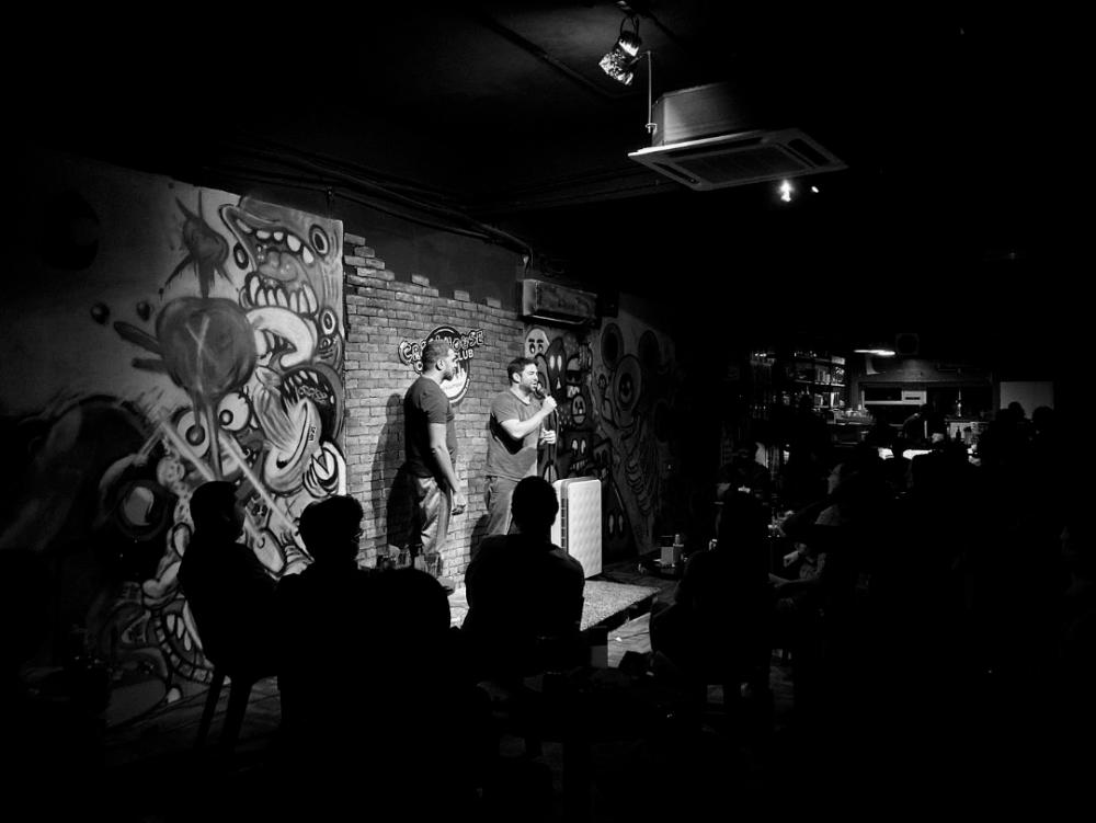Pix taken from Crackhouse Comedy Club KL official page