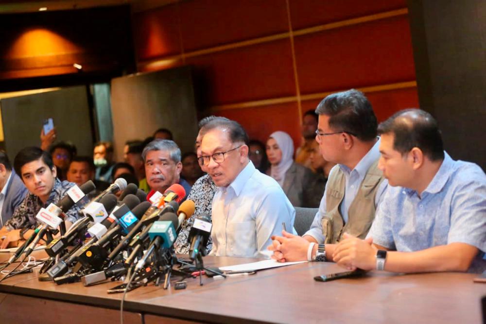 Prime Minister Datuk Seri Anwar Ibrahim during the Special Meeting of Pakatan Harapan and Barisan Nasional at Hotel Seri Pacific Kuala Lumpur last Monday. Sunpix by Adib Rawi Yahya